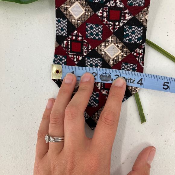 Vintage Oscar de la Renta Red White Geometric Couture Collection Silk Neck Tie - Picture 6 of 6